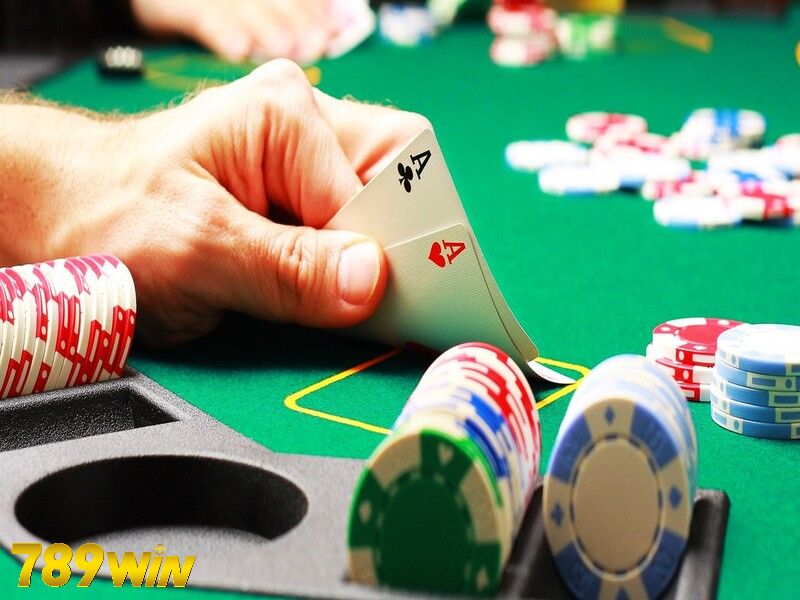 Luật chơi môn poker – cách thành lập ván bài chuẩn cần biết